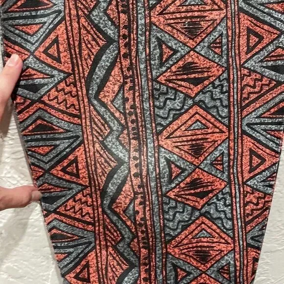 International baggyz vintage abstract straight leg pants size small